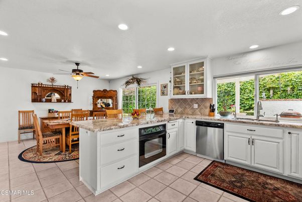 Dining room, Interior, Kitchen, Recessed Lighting, Stainless Steel Appliances