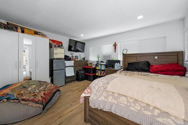 Bedroom, Interior, Recessed Lighting, Wood Texture Flooring