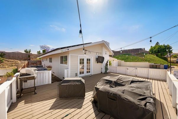 Exterior, Hot Tub