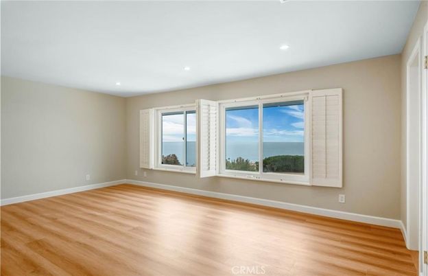 Empty room, Interior, Recessed Lighting, Water, Wood Texture Flooring