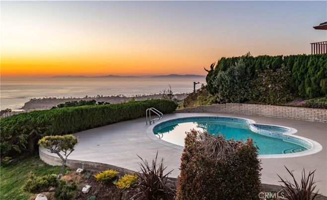 Exterior, Pool, Water