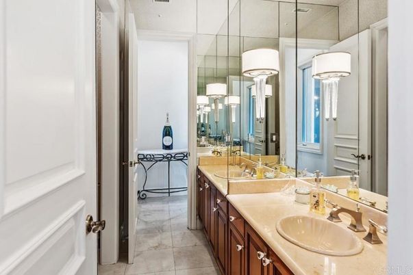 Bathroom, Dual Sink Vanities, Interior