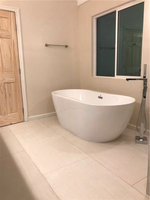 Bathroom, Free Standing Baths, Interior