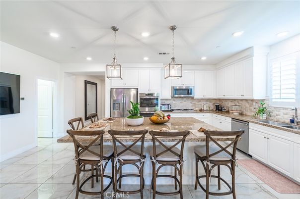 Dining room, Interior, Kitchen, Pendant Lights, Recessed Lighting, Stainless Steel Appliances