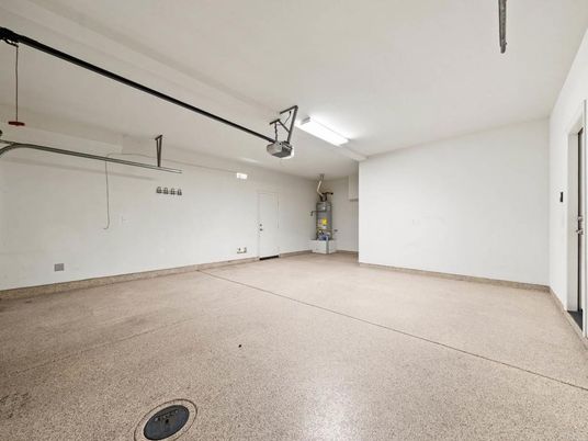Garage, Interior