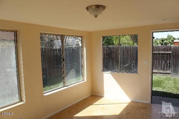 Empty room, Interior