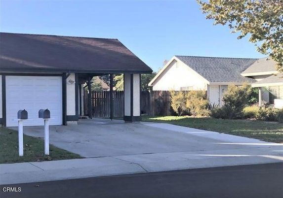 Attached, Exterior, Facade, Ranch
