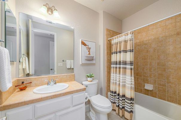 Bathroom, Interior, Tile Countertops