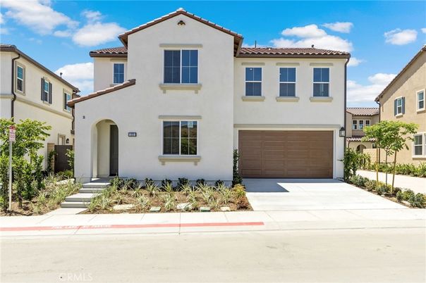 Attached, Exterior, Facade, Mediterranean