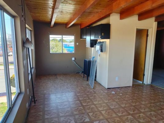 Empty room, Interior, Wooden Beams, Wooden Ceilings