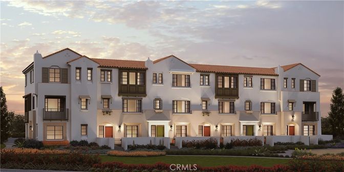 Exterior, Facade, Rowhouse