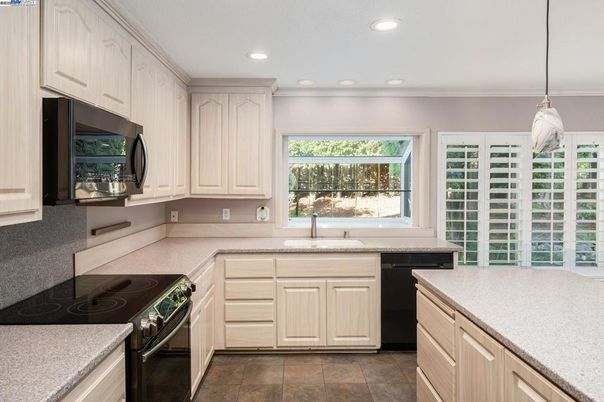 Interior, Kitchen, Pendant Lights, Recessed Lighting