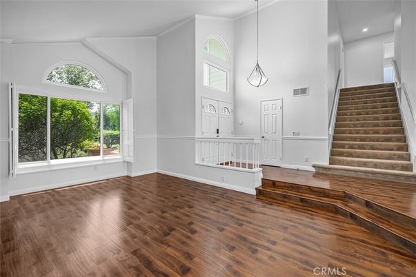 Interior, Pendant Lights, Recessed Lighting, Wood Texture Flooring