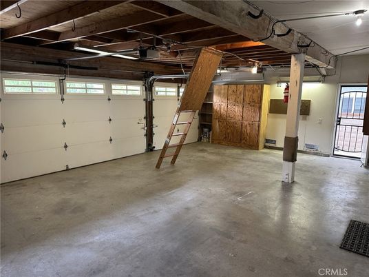 Garage, Interior, Wooden Beams