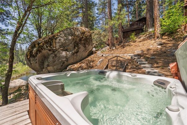 Exterior, Hot Tub