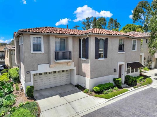 Attached, Exterior, Facade, Mediterranean