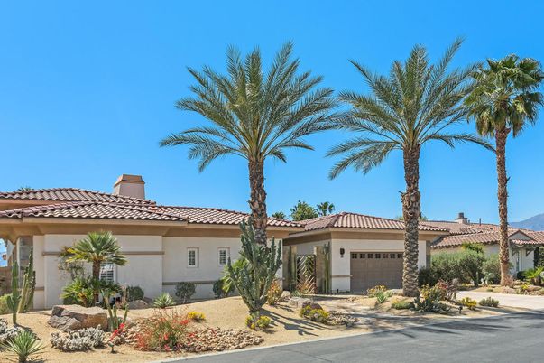 Attached, Exterior, Facade, Mediterranean