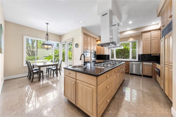 Dining room, Interior, Kitchen, Pendant Lights, Recessed Lighting, Stainless Steel Appliances