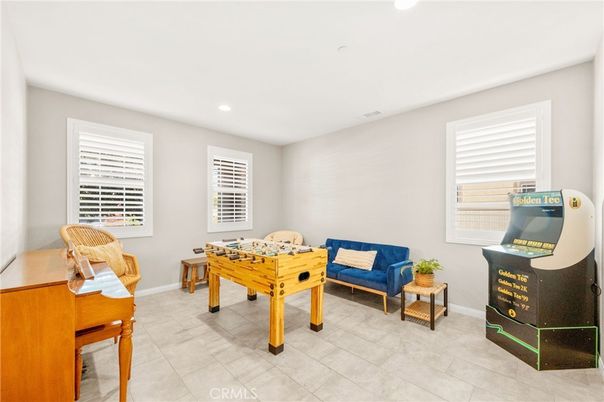 Game Room, Interior, Recessed Lighting