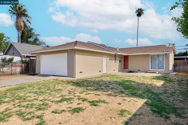 Backyard, Detached Garage, Exterior