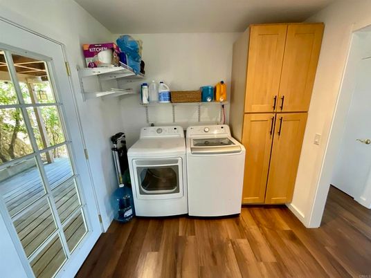 Interior, Utility Closets, Washer, Wood Texture Flooring