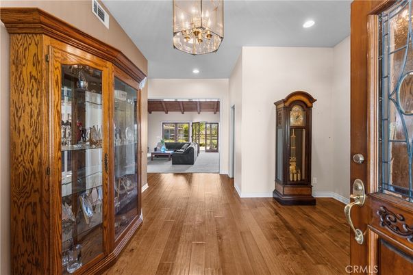 Interior, Pendant Lights, Recessed Lighting, Wood Texture Flooring