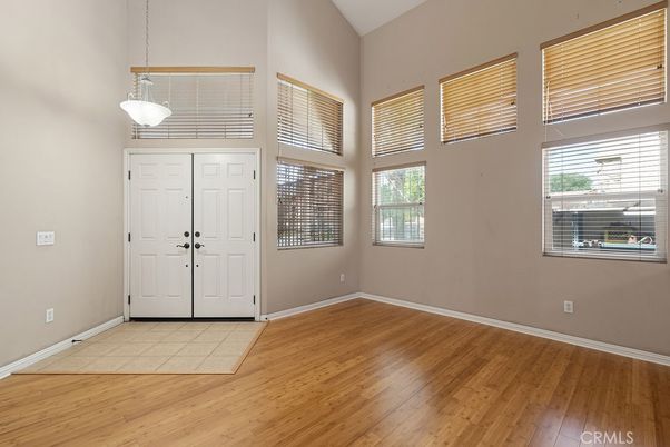 Interior, Pendant Lights, Wood Texture Flooring
