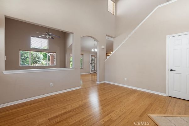 Empty room, Interior, Pendant Lights, Wood Texture Flooring
