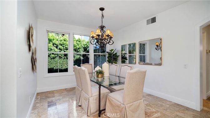 Chandelier, Dining room, Interior