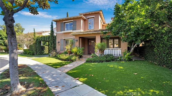 Backyard, Exterior, Facade, Mediterranean