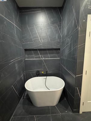 Bathroom, Free Standing Baths, Interior