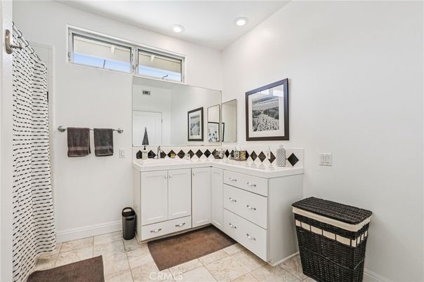 Bathroom, Interior, Recessed Lighting