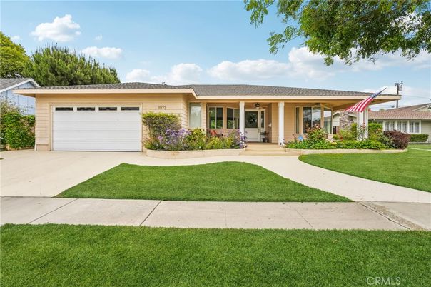 Attached, Exterior, Facade, Ranch