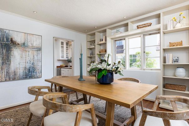 Dining room, Interior, Recessed Lighting
