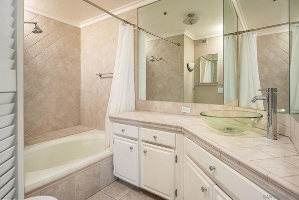Bathroom, Interior, Tile Countertops