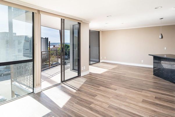 Empty room, Interior, Pendant Lights, Recessed Lighting, Wood Texture Flooring