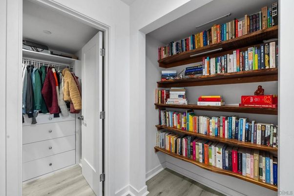 Interior, Walk-in Closets, Wood Texture Flooring