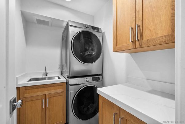 Interior, Recessed Lighting, Washer