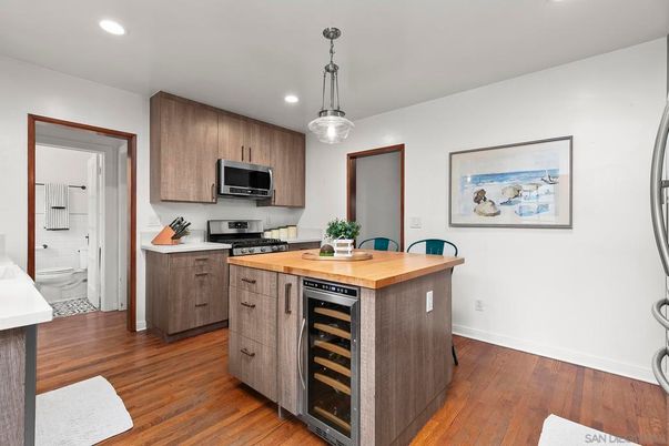 Interior, Kitchen, Pendant Lights, Recessed Lighting, Wood Texture Flooring