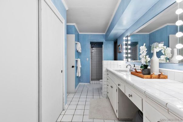 Bathroom, Interior, Tile Countertops