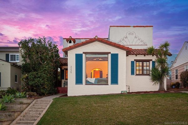 Exterior, Facade, Spanish Mediterranean