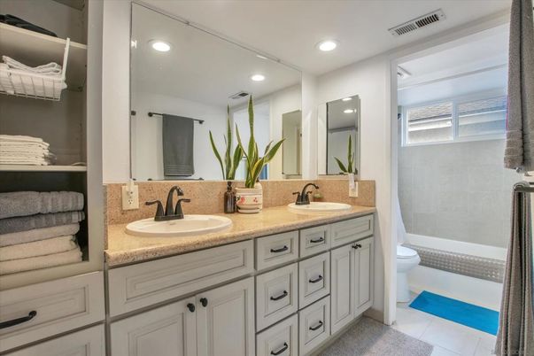 Bathroom, Dual Sink Vanities, Interior, Recessed Lighting