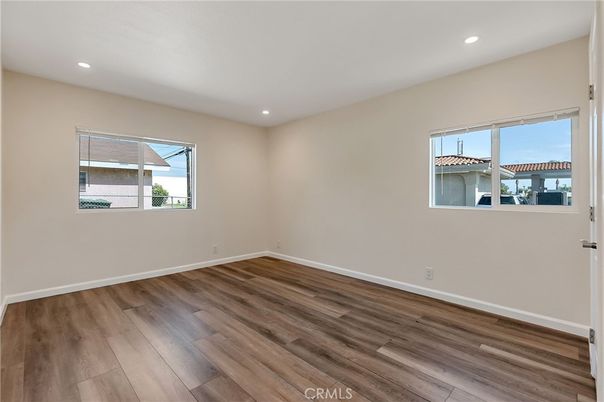 Empty room, Interior, Recessed Lighting, Wood Texture Flooring