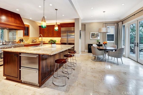 Dining room, Interior, Kitchen, Pendant Lights, Recessed Lighting, Stainless Steel Appliances
