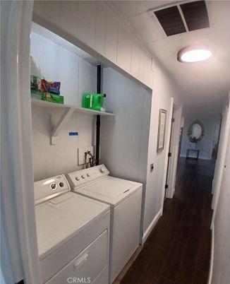 Interior, Utility Closets, Washer, Wood Texture Flooring