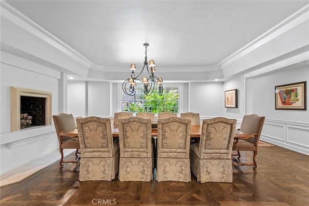 Chandelier, Dining room, Interior, Recessed Lighting, Wood Texture Flooring