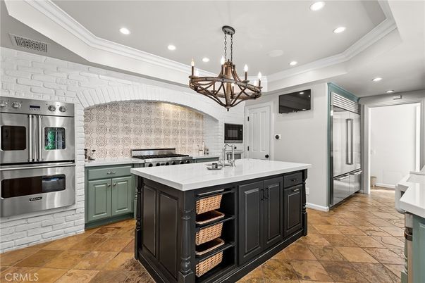 Chandelier, Interior, Kitchen, Recessed Lighting, Stainless Steel Appliances