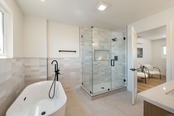 Bathroom, Free Standing Baths, Glass Shower, Interior, Recessed Lighting