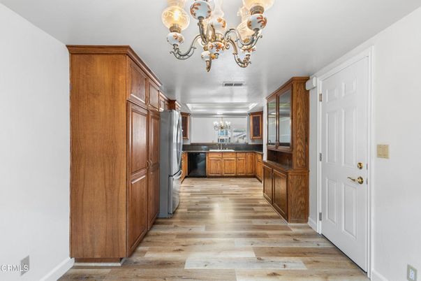 Chandelier, Interior, Kitchen, Wood Texture Flooring