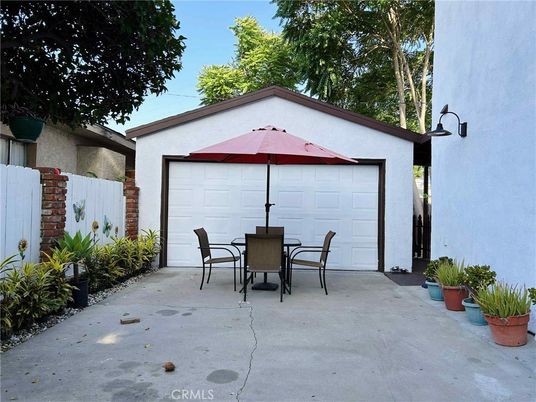 Detached Garage, Exterior